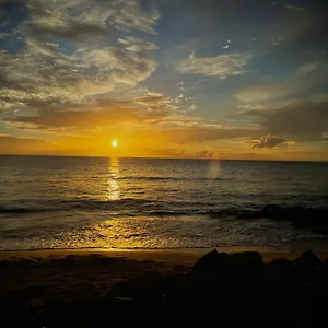 1 Corcega Beachfront Guest house
